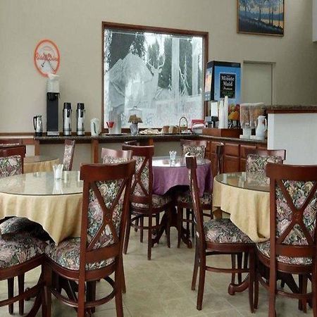 Knights Inn & Suites Seatac Airport Тукуила Екстериор снимка