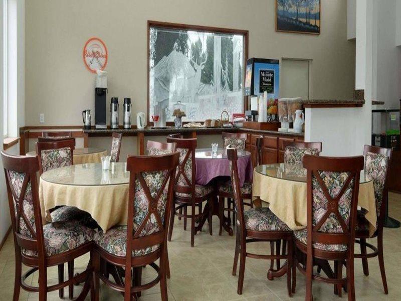 Knights Inn & Suites Seatac Airport Тукуила Екстериор снимка