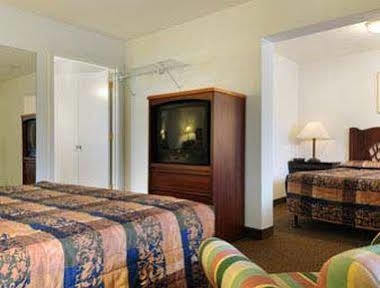 Knights Inn & Suites Seatac Airport Тукуила Екстериор снимка