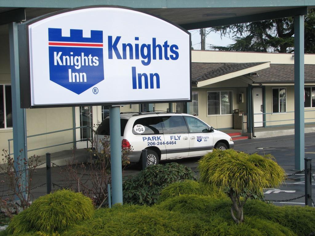 Knights Inn & Suites Seatac Airport Тукуила Екстериор снимка